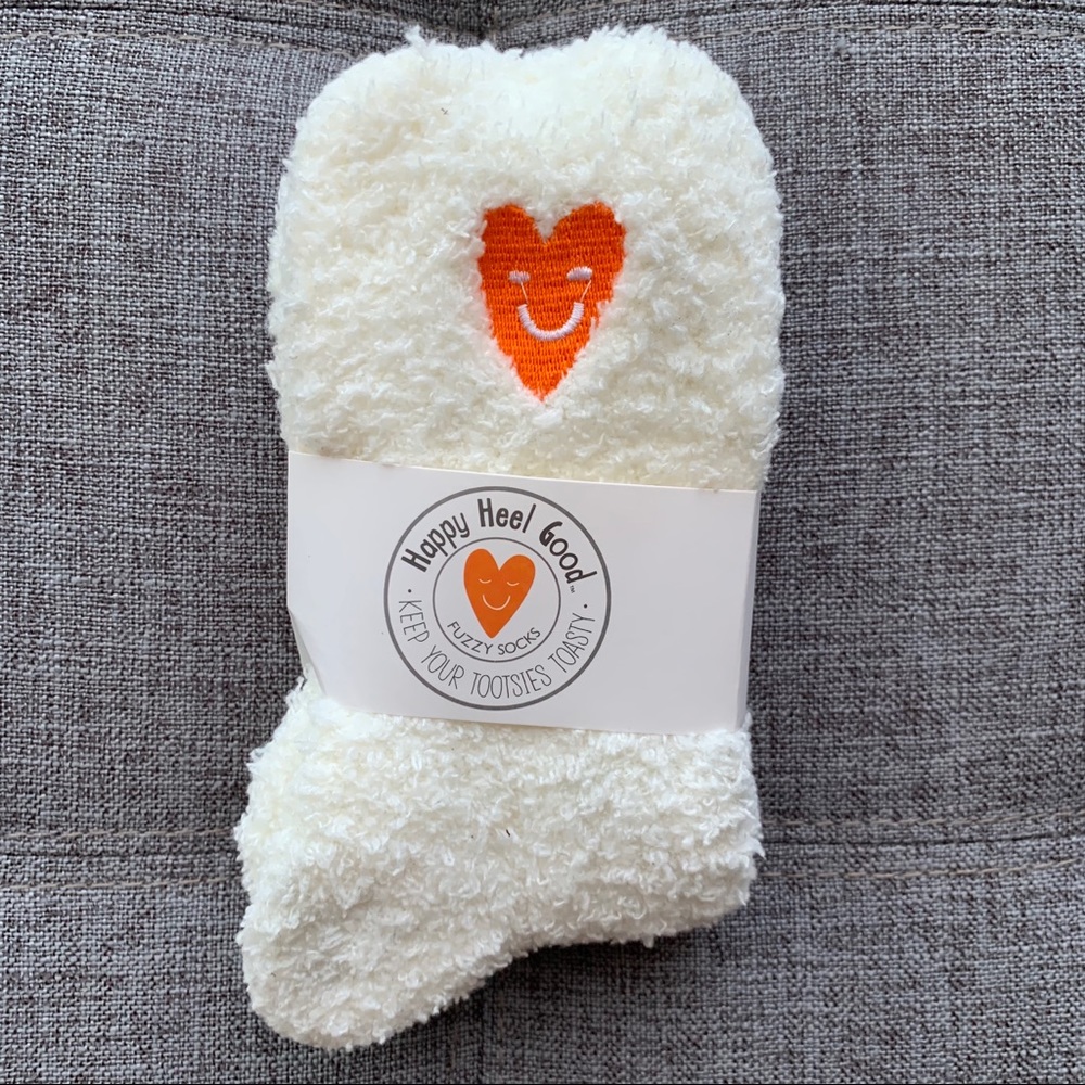 Fuzzy Socks*FREE to bundle w. purchase of $18 or⬆️